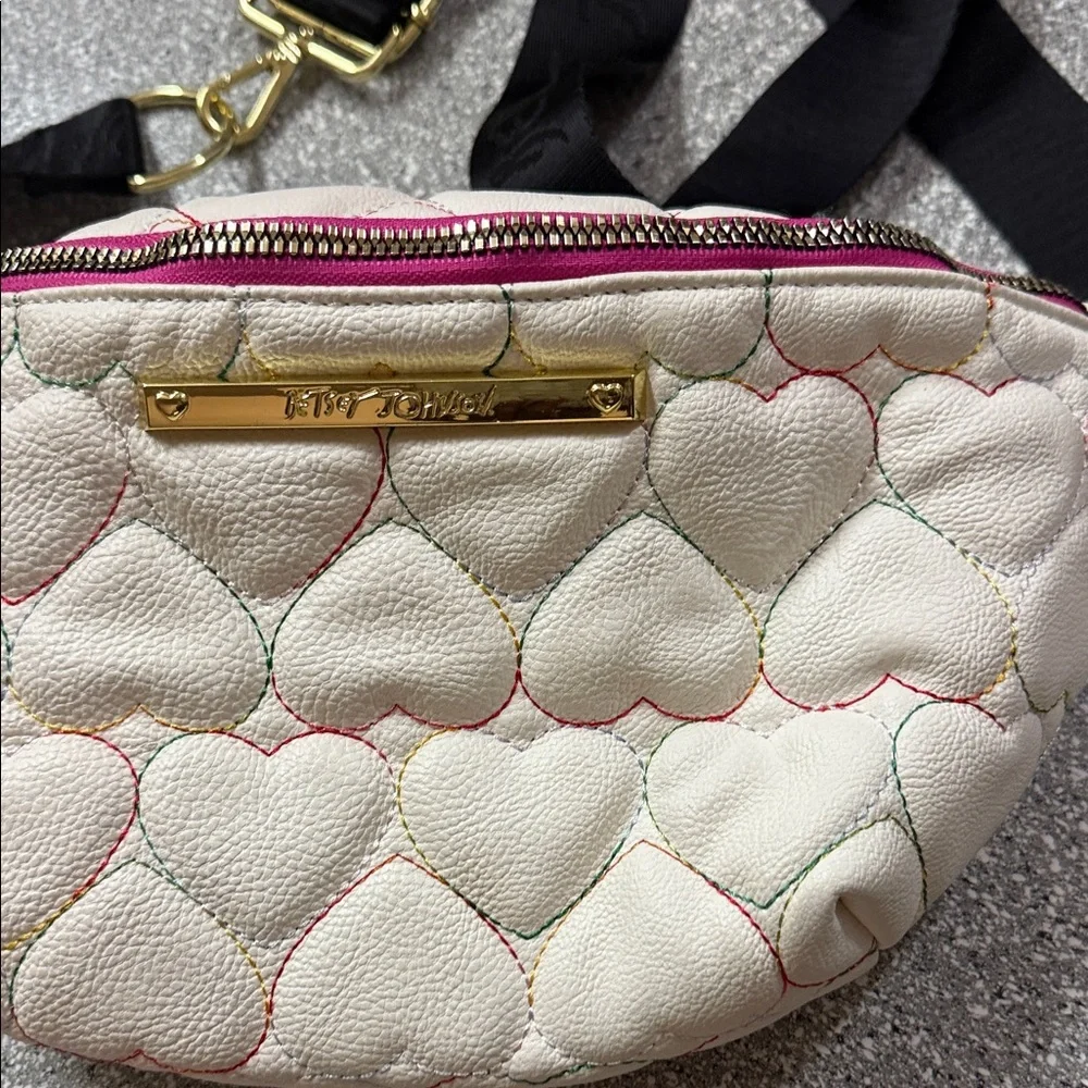 Betsey Johnson Cream Heart Quilted Crossbody Bag - Picture 2 of 5